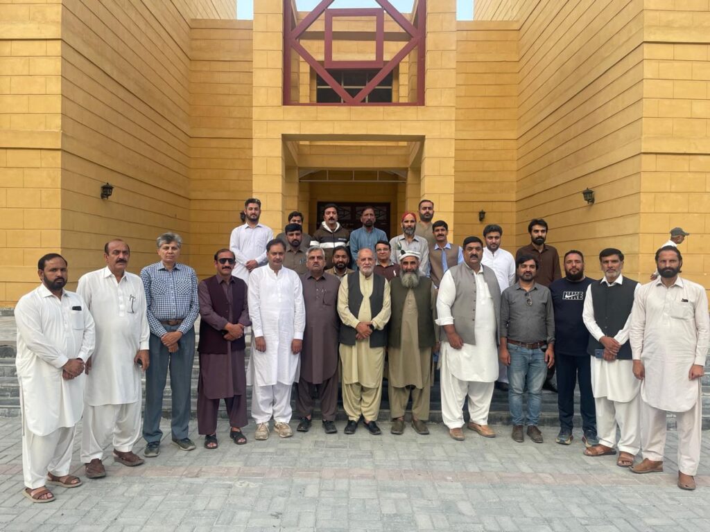آیبٹ آباد آباد پریس کلب کے اراکین کا قراقرم انٹرنیشنل یونیورسٹی میں تاریخی دورہ
